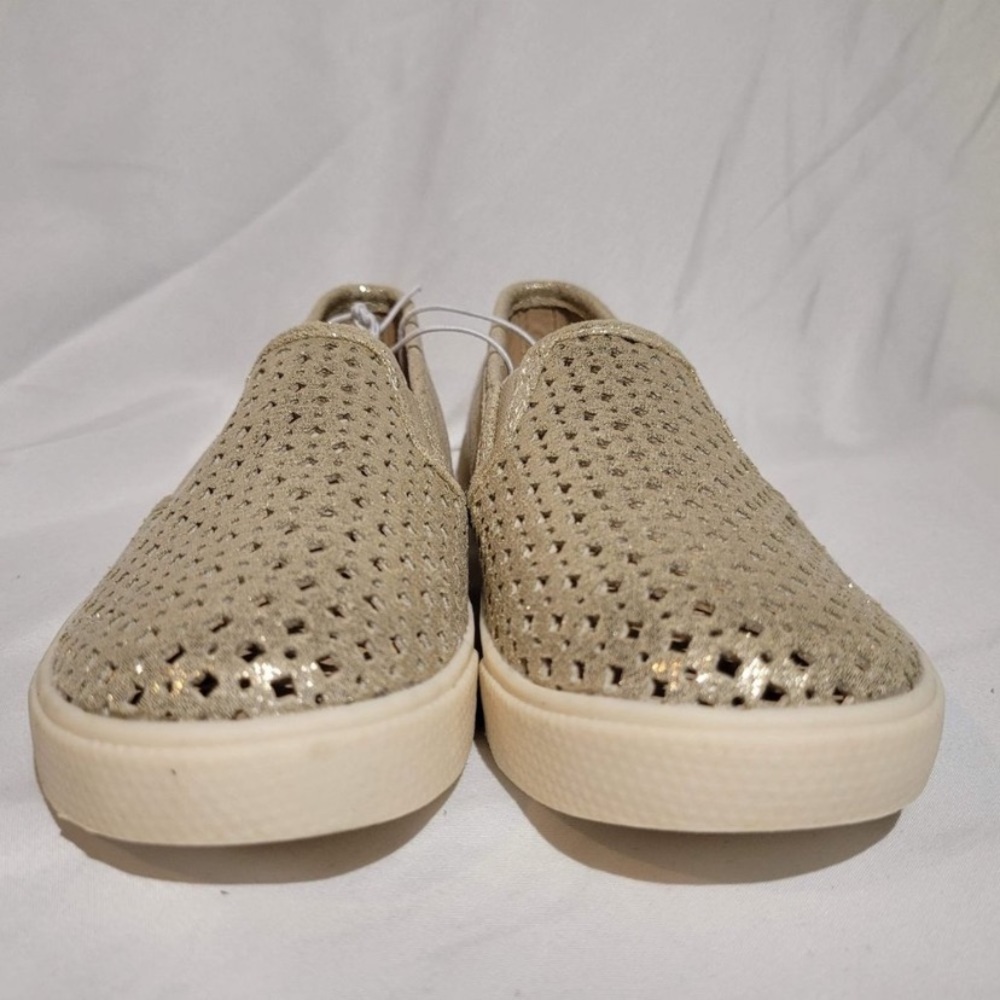 Toddler girls live is slip on gold sneakers NWT - Picture 7 of 8